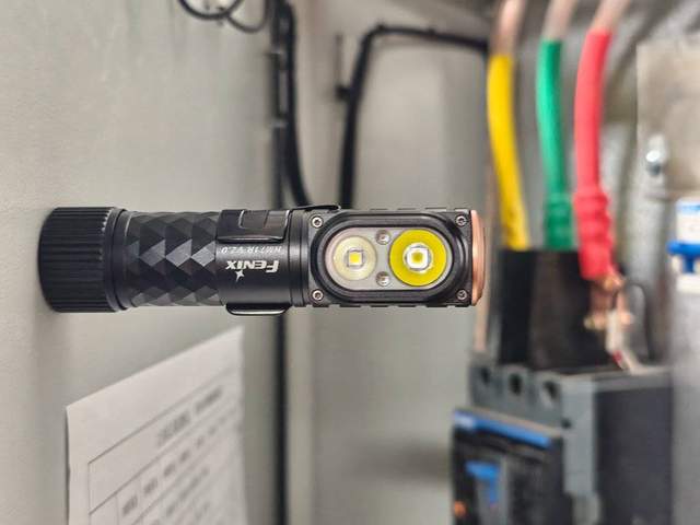 三光源一灯多用，菲尼克斯HM71R V2.0作业头灯多场景体验