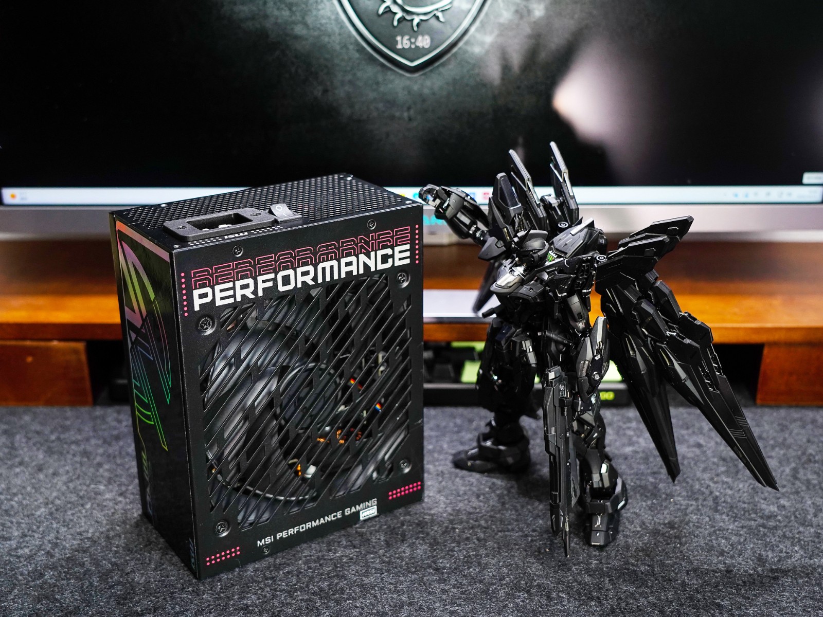 显卡的安全最重要！微星MPG AI 1300TS PCIE5月神电源使用分享